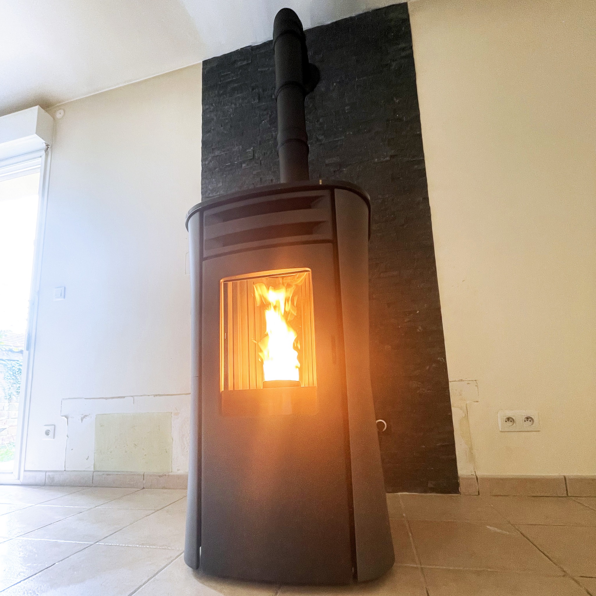 Trouver un installateur RGE de confiance pour votre projet de poêle à bois dans votre logement