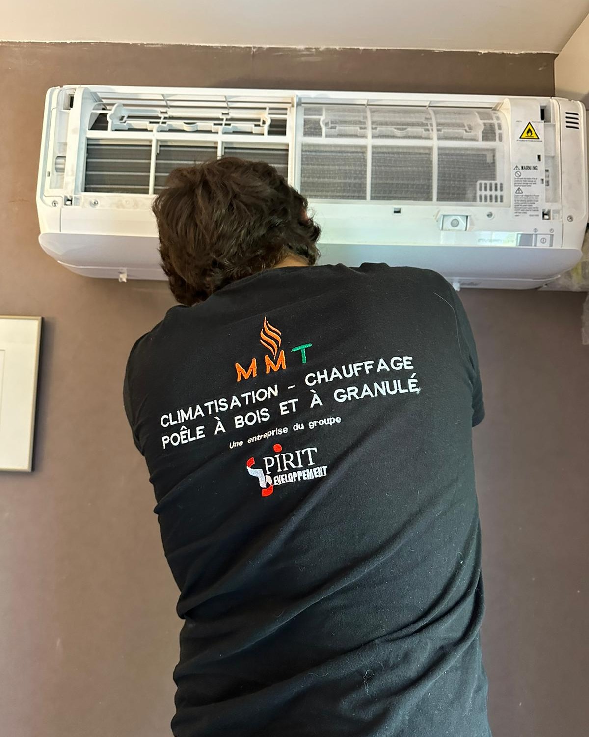 Faites appel à vos réparateurs professionnels pour dépanner et réparer votre climatiseur réversible en panne